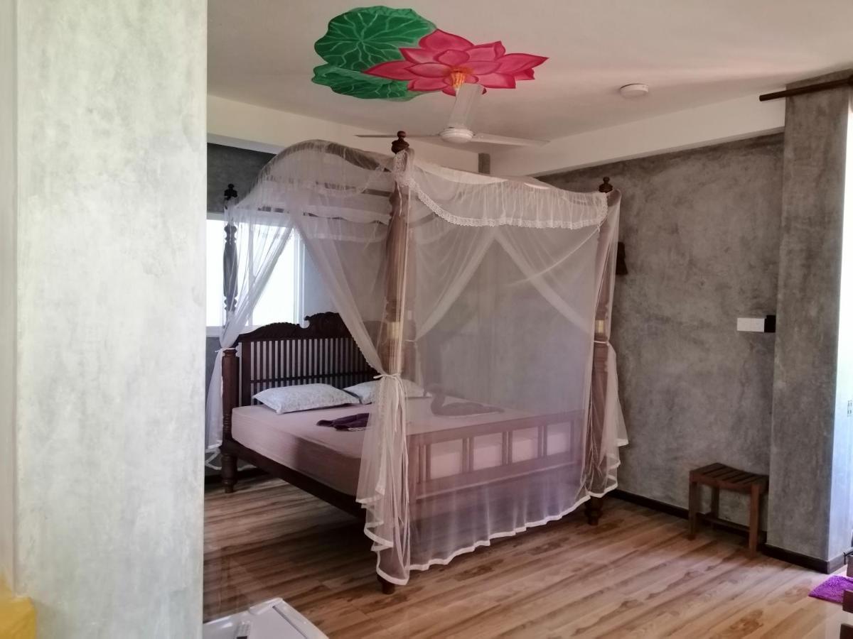 Thambili Beach Room Hikkaduwa Kültér fotó